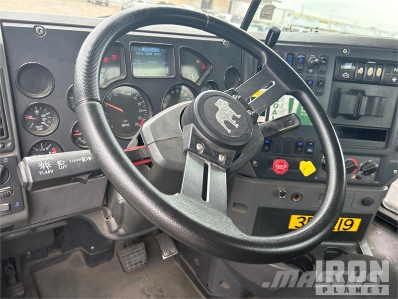 Mack CXU612 Τράκτορες