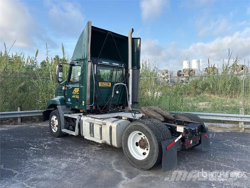 Mack CXU612 Τράκτορες
