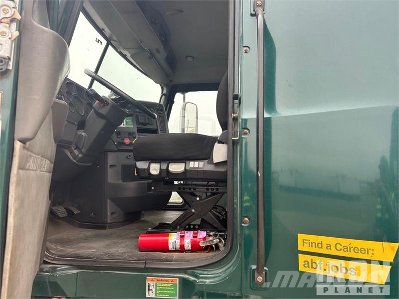 Mack CXU612 Τράκτορες