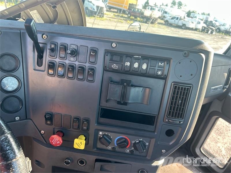 Mack CXU612 Dragbilar