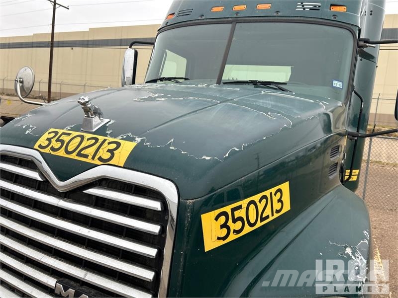 Mack CXU612 Dragbilar