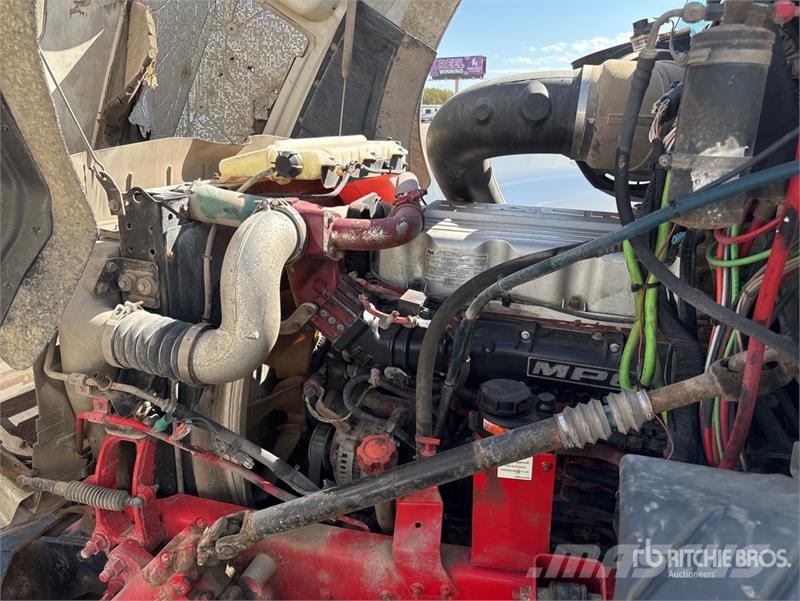 Mack CXU613 Cabezas tractoras
