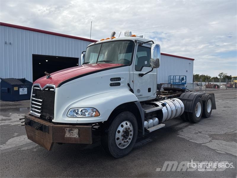 Mack CXU613 Vilcēji