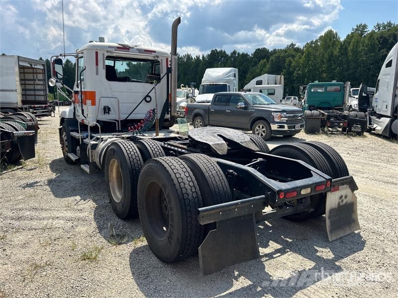 Mack CXU613 Autotractoare