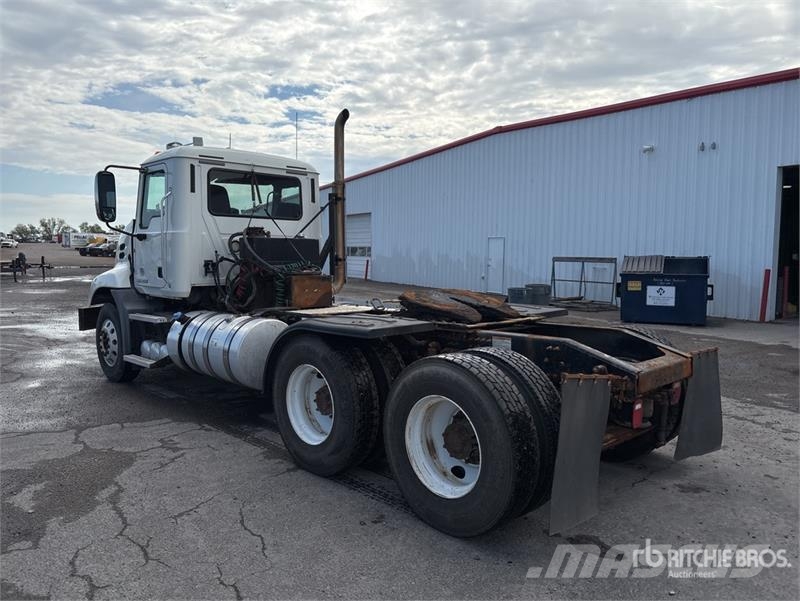 Mack CXU613 Vilcēji