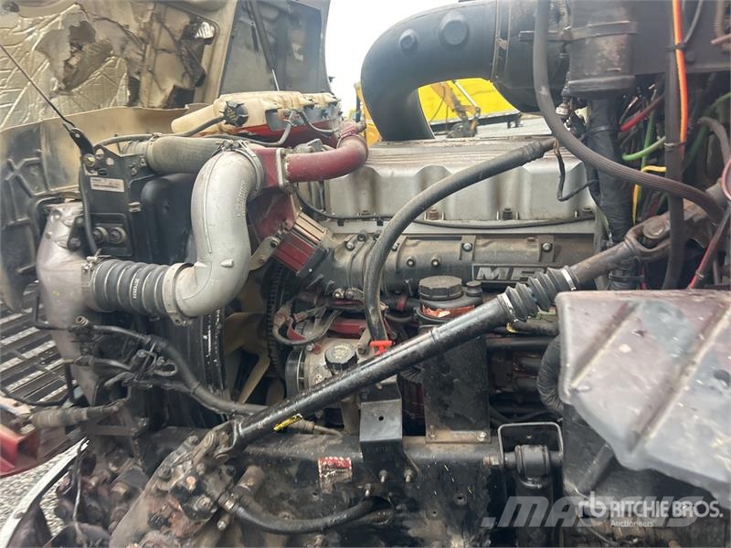 Mack CXU613 Camiones bañeras basculantes o volquetes