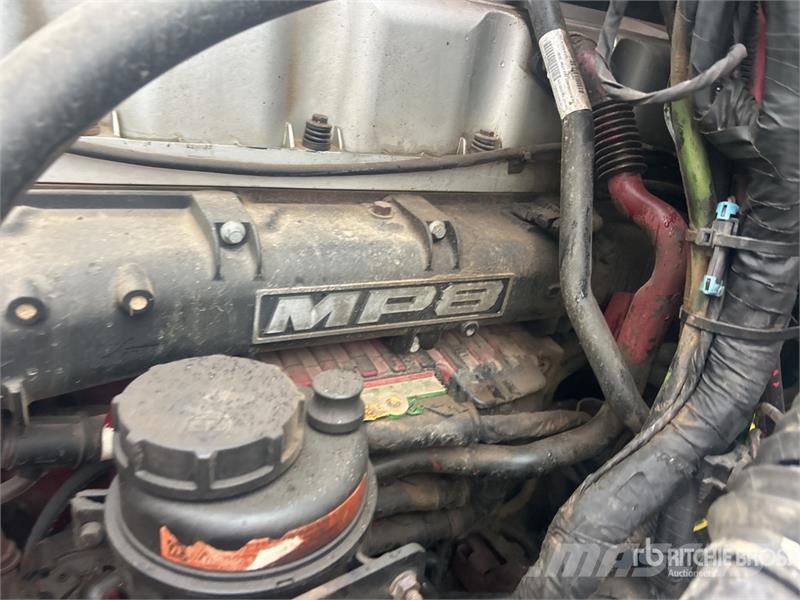Mack CXU613 Camiones bañeras basculantes o volquetes