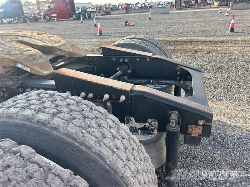 Mack CXU613 Тягачі