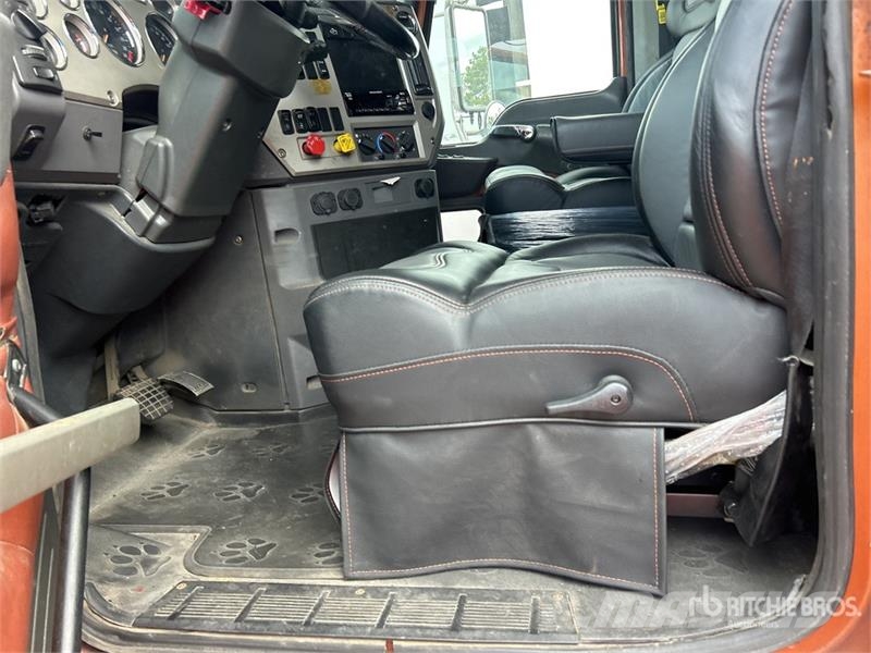 Mack CXU613 Tracteur routier