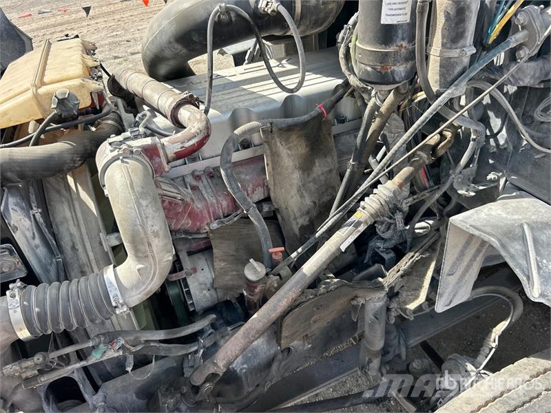 Mack CXU613 Тягачі