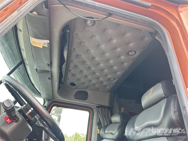 Mack CXU613 Tracteur routier