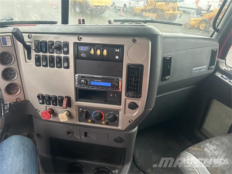 Mack CXU613 Camiones bañeras basculantes o volquetes