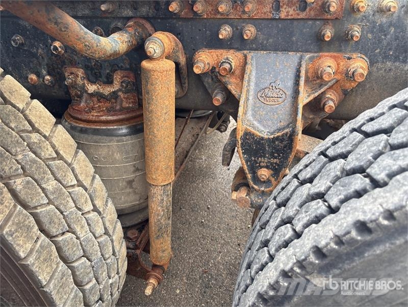 Mack CXU613 Vilcēji