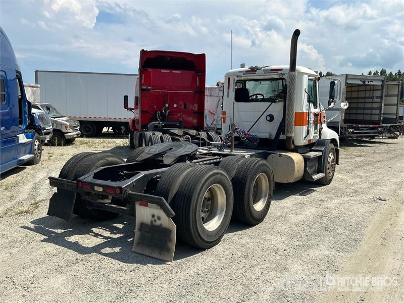 Mack CXU613 Autotractoare