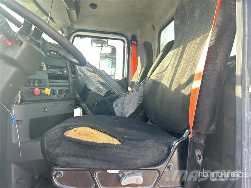 Mack CXU613 Тягачі