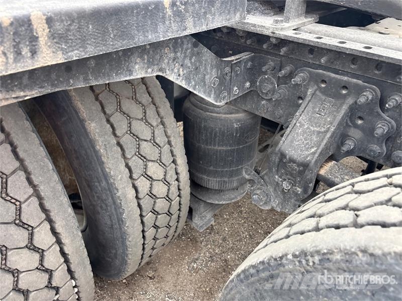 Mack CXU613 Tegljači