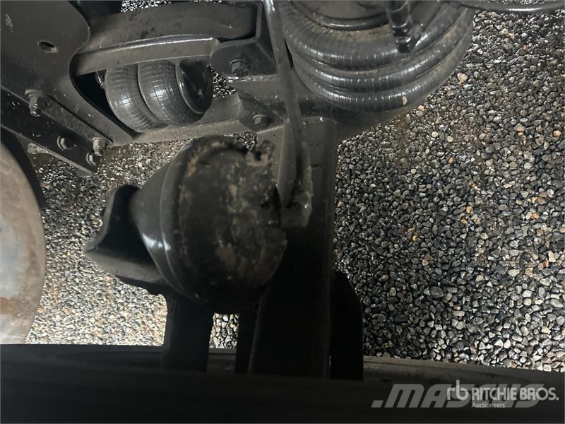 Mack CXU613 Camiones bañeras basculantes o volquetes