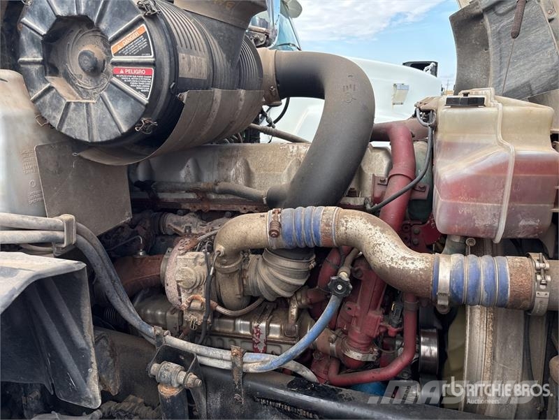Mack CXU613 Vilcēji