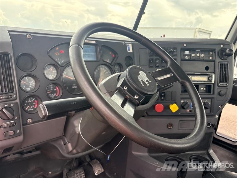 Mack CXU613 Tegljači