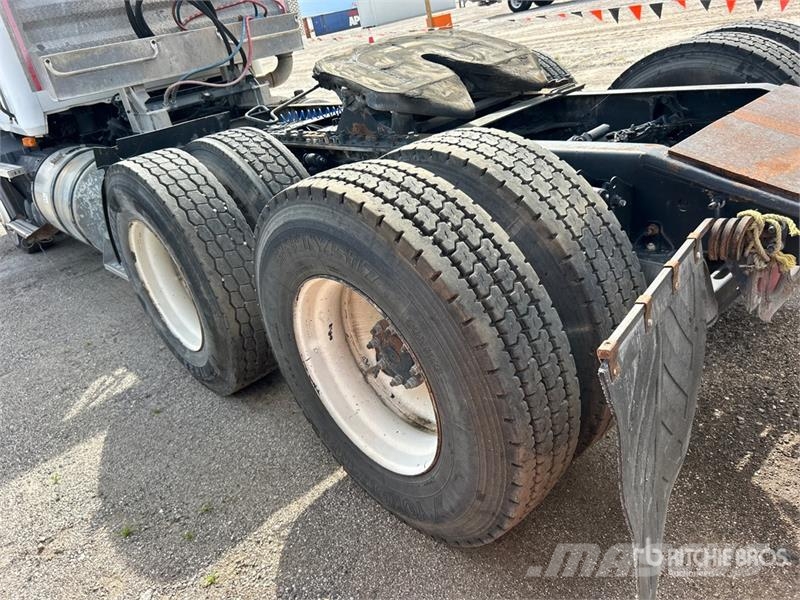 Mack CXU613 Тягачі