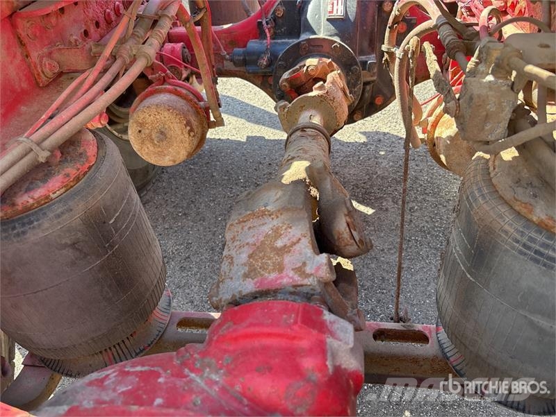 Mack CXU613 Тягачі
