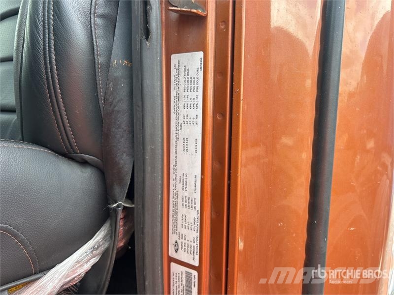 Mack CXU613 Tracteur routier