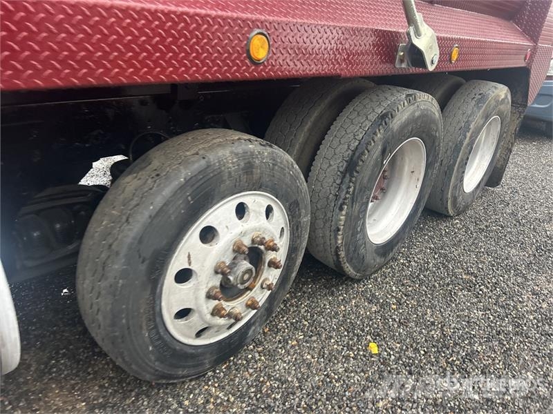 Mack CXU613 Camiones bañeras basculantes o volquetes
