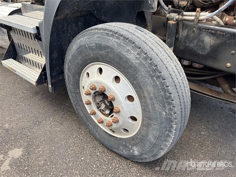 Mack CXU613 Vilcēji