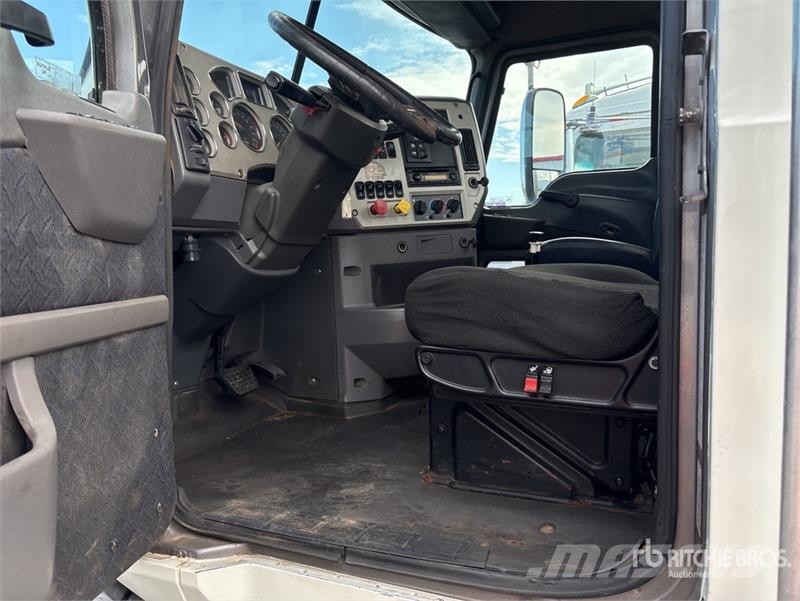 Mack CXU613 Vilcēji