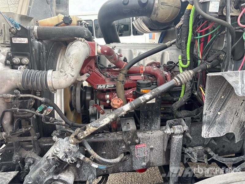 Mack CXU613 Tegljači