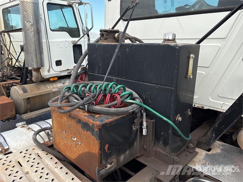 Mack CXU613 Vilcēji