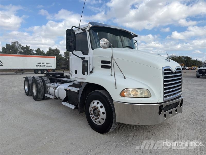 Mack CXU613 Vilcēji
