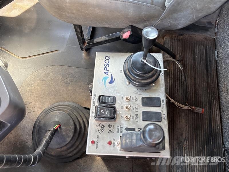 Mack CXU613 Тягачі