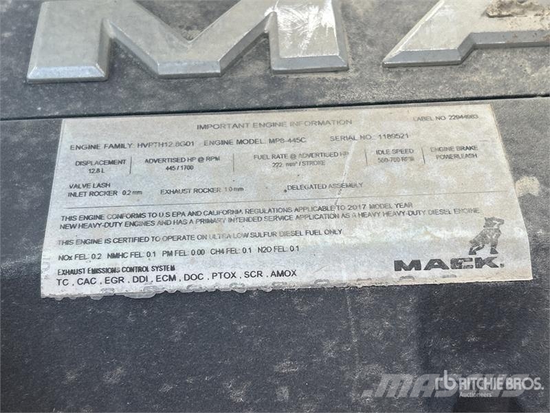 Mack CXU613 Тягачі