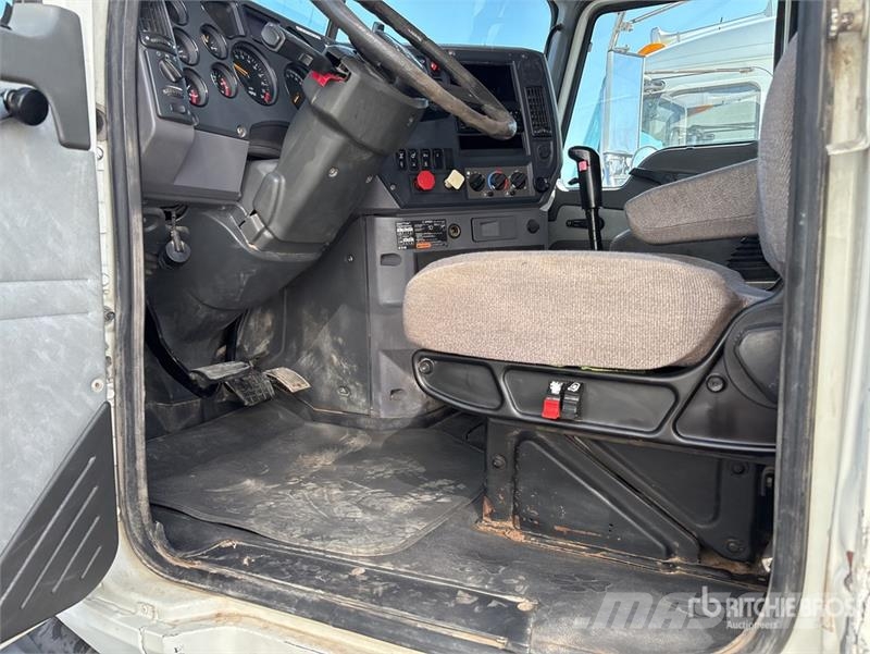Mack CXU613 Тягачі