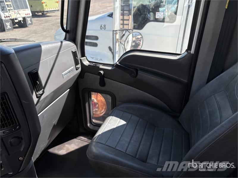 Mack CXU613 Тягачі