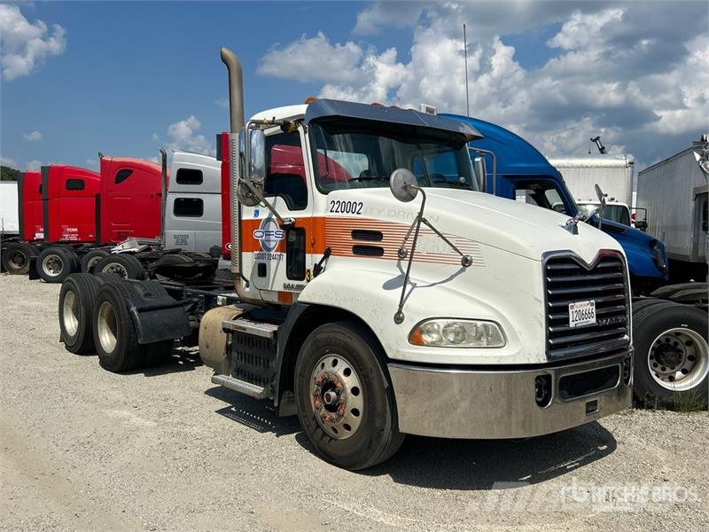 Mack CXU613 Autotractoare