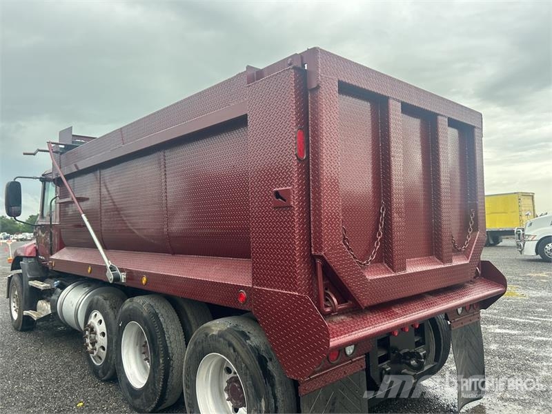 Mack CXU613 Camiones bañeras basculantes o volquetes