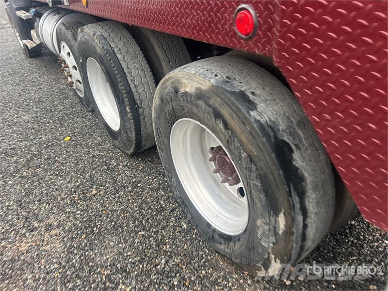 Mack CXU613 Camiones bañeras basculantes o volquetes