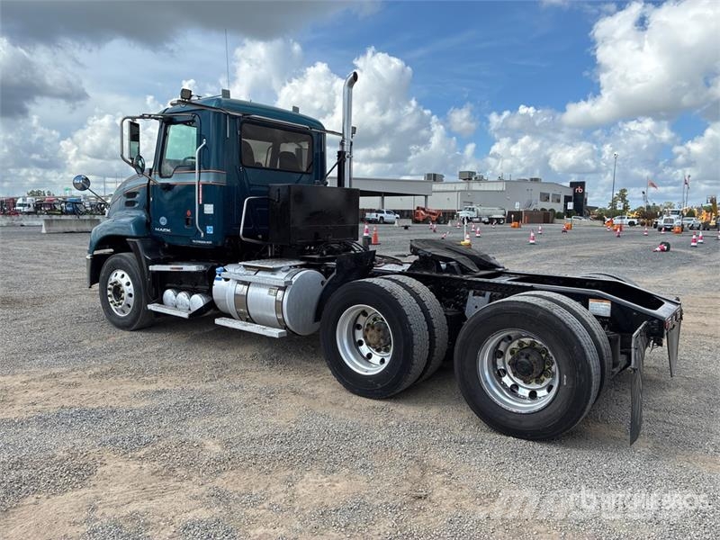 Mack CXU613 Sattelzugmaschinen