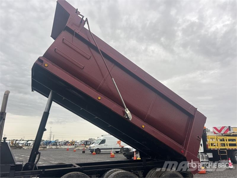 Mack CXU613 Camiones bañeras basculantes o volquetes