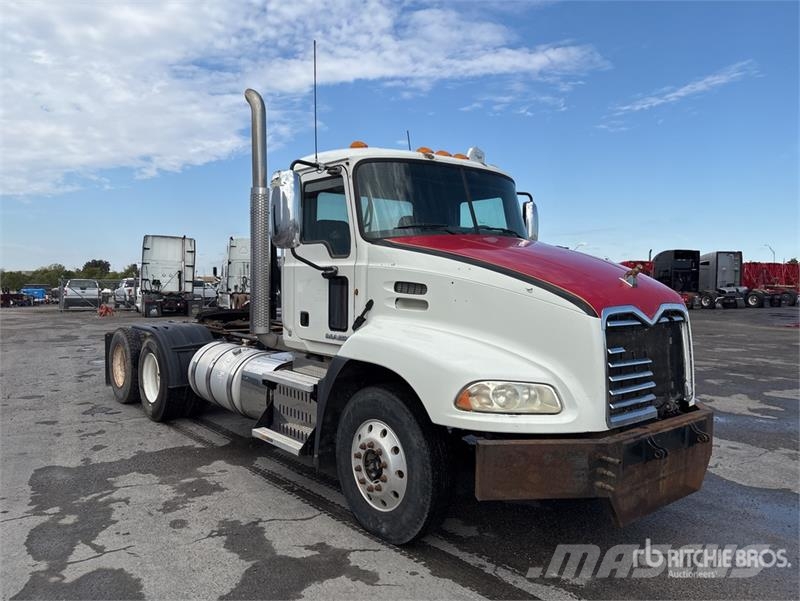 Mack CXU613 Vilcēji