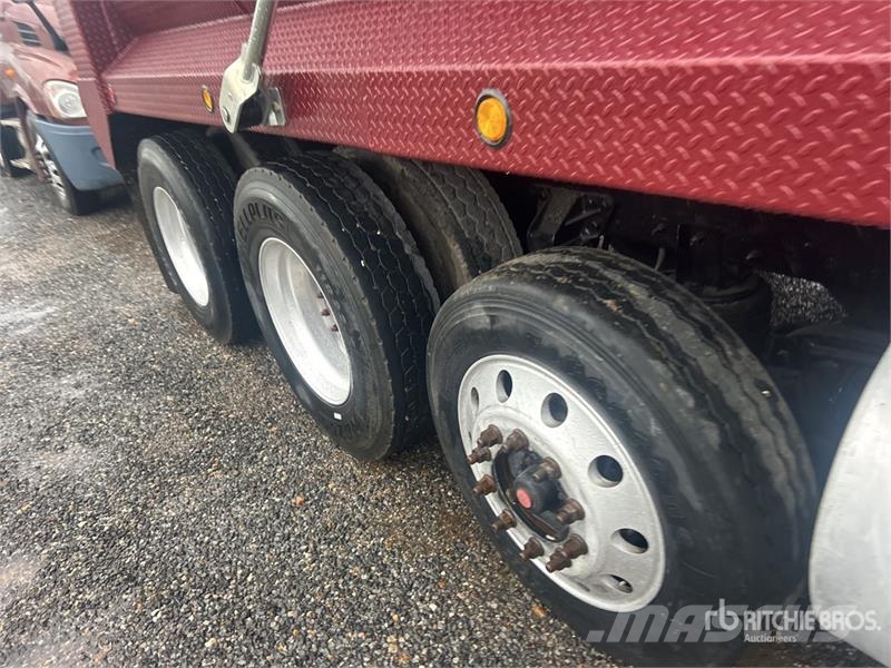 Mack CXU613 Camiones bañeras basculantes o volquetes