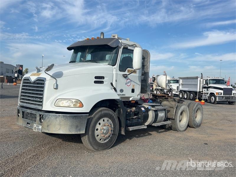 Mack CXU613 Тягачі