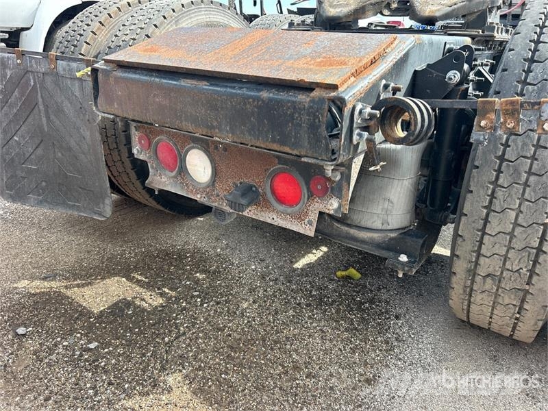 Mack CXU613 Тягачі