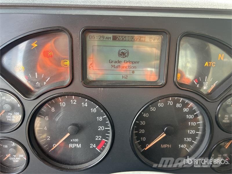 Mack CXU613 Тягачі