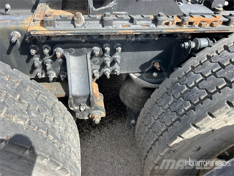 Mack CXU613 Тягачі