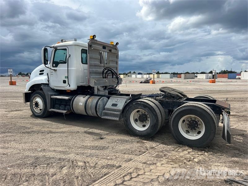 Mack CXU613 Тягачі