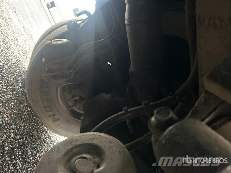 Mack CXU613 Camiones bañeras basculantes o volquetes