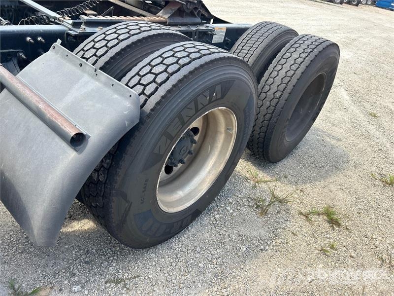 Mack CXU613 Autotractoare